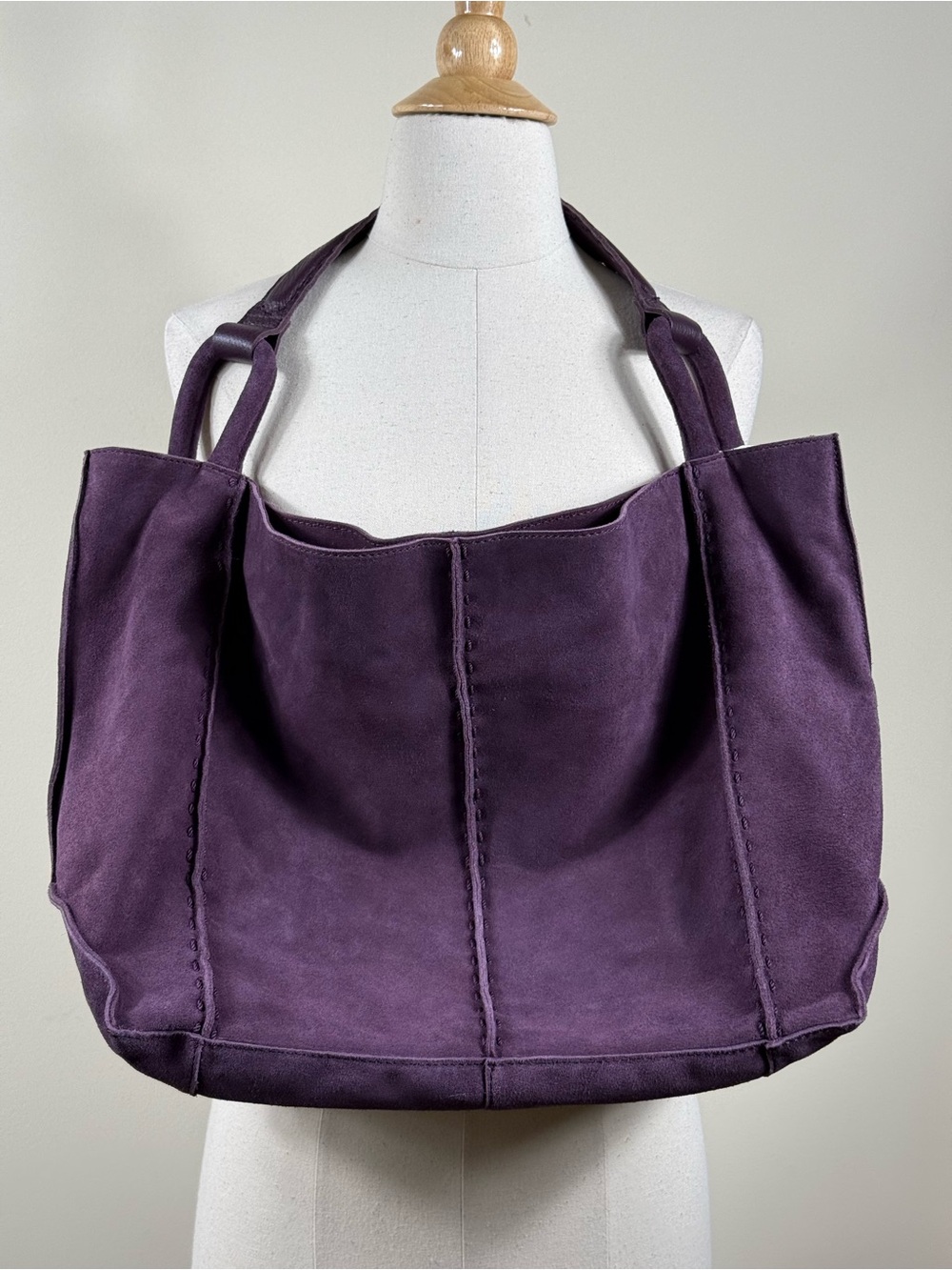 The Sak Los Feliz Large Tote Aubergine Suede NWT Bag - Picture 2 of 3